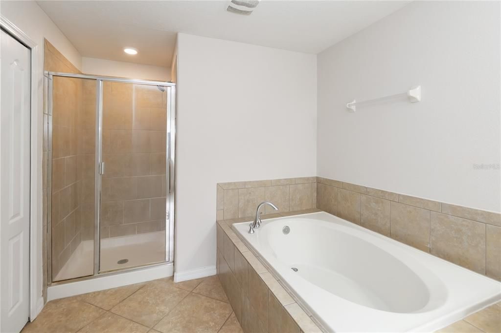 Active With Contract: $365,000 (3 beds, 2 baths, 2319 Square Feet)