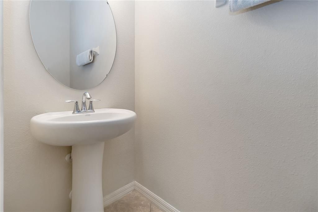 Active With Contract: $365,000 (3 beds, 2 baths, 2319 Square Feet)