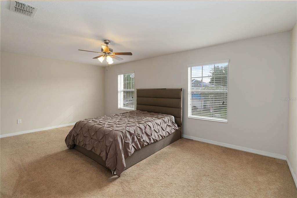 Active With Contract: $365,000 (3 beds, 2 baths, 2319 Square Feet)