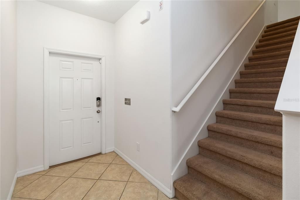 Active With Contract: $365,000 (3 beds, 2 baths, 2319 Square Feet)