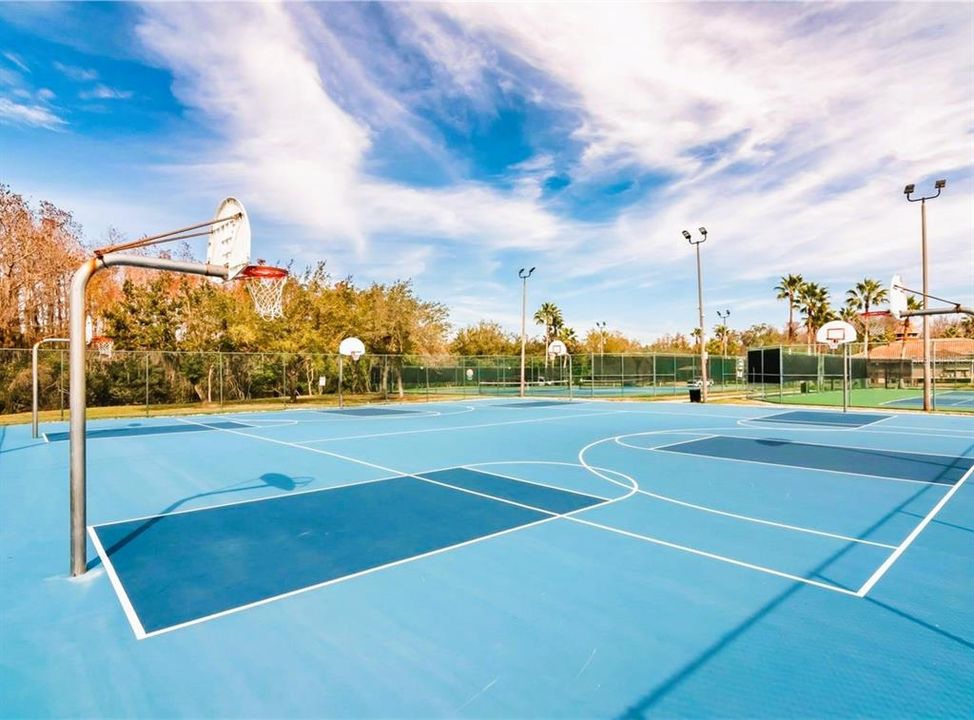 Active With Contract: $365,000 (3 beds, 2 baths, 2319 Square Feet)