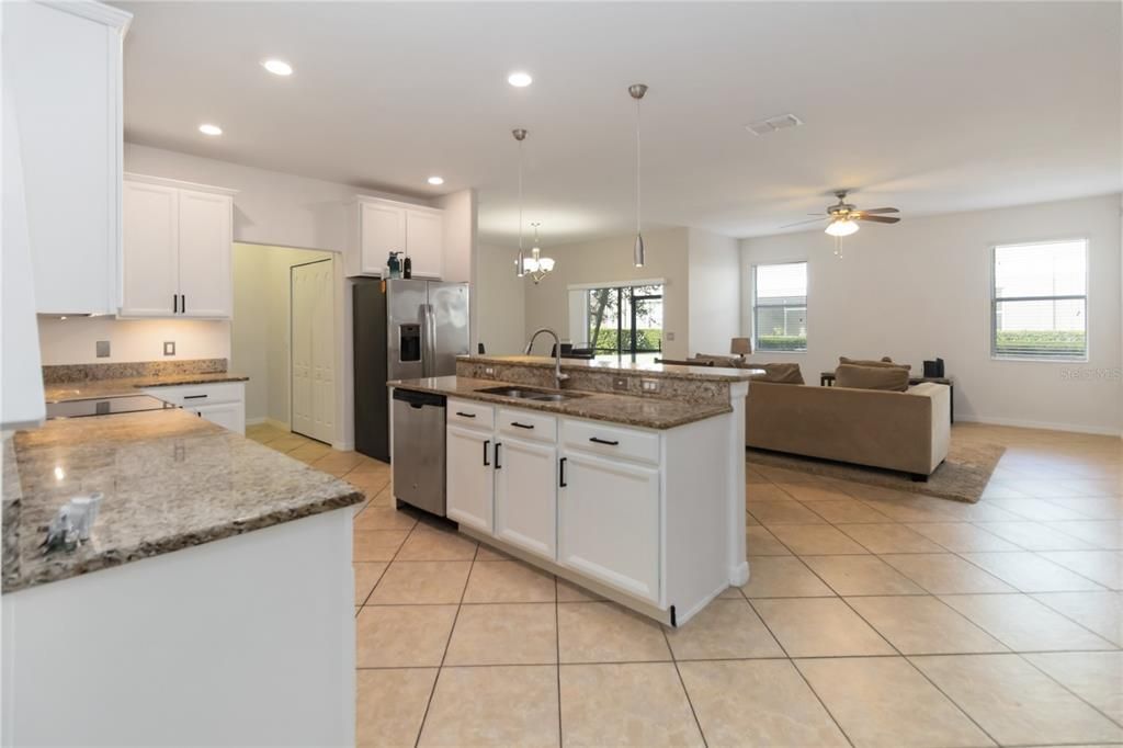 Active With Contract: $365,000 (3 beds, 2 baths, 2319 Square Feet)