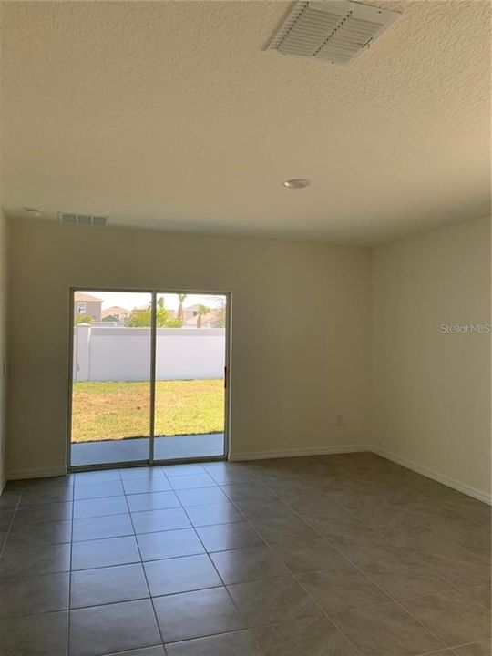 В аренду: $2,050 (3 спален, 2 ванн, 1516 Квадратных фут)