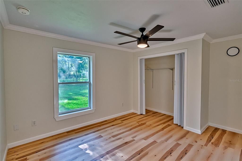 合同活跃: $429,000 (3 贝兹, 2 浴室, 2222 平方英尺)