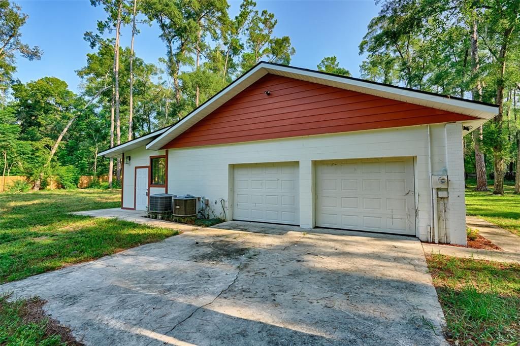 合同活跃: $429,000 (3 贝兹, 2 浴室, 2222 平方英尺)