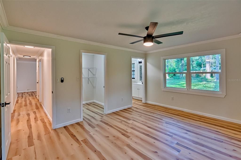 合同活跃: $429,000 (3 贝兹, 2 浴室, 2222 平方英尺)