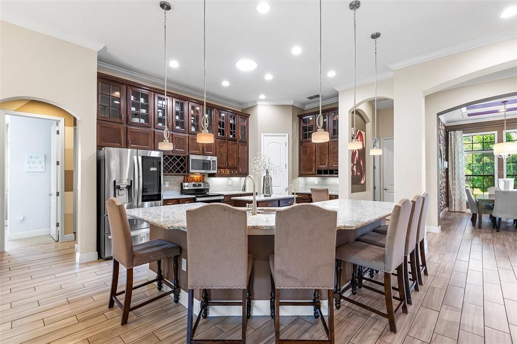 En Venta: $774,999 (3 camas, 4 baños, 3585 Pies cuadrados)