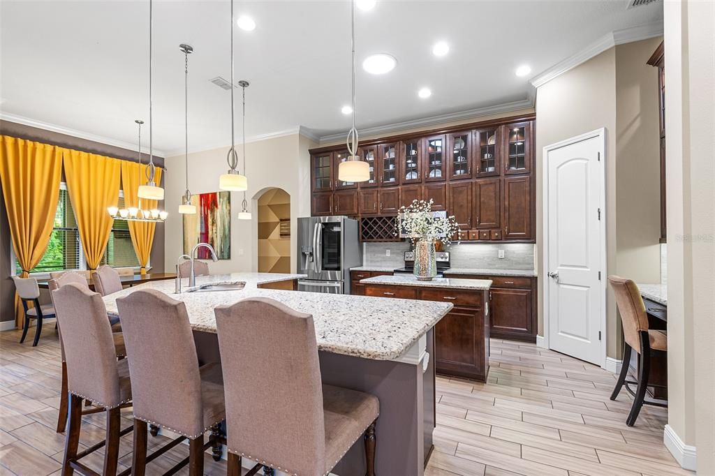 En Venta: $774,999 (3 camas, 4 baños, 3585 Pies cuadrados)