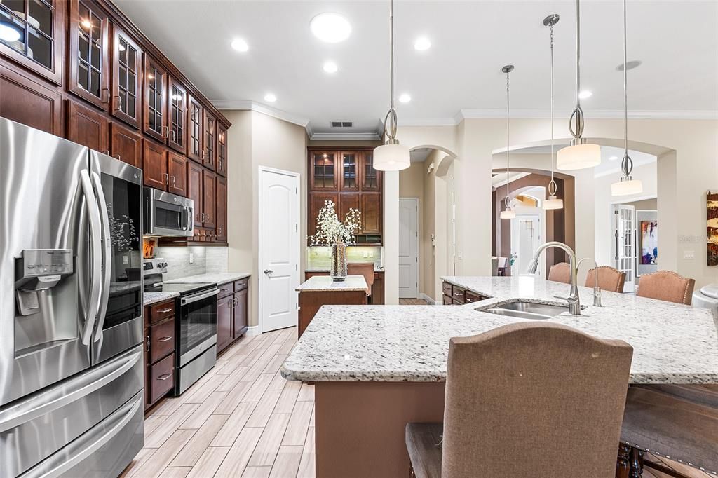 En Venta: $774,999 (3 camas, 4 baños, 3585 Pies cuadrados)