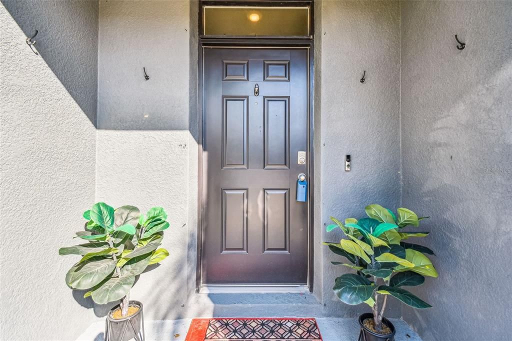 合同活跃: $2,100 (3 贝兹, 2 浴室, 1673 平方英尺)