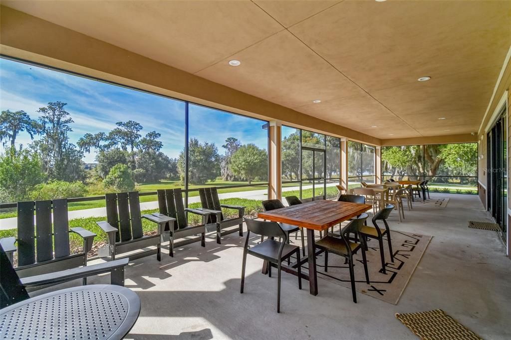 合同活跃: $2,100 (3 贝兹, 2 浴室, 1673 平方英尺)