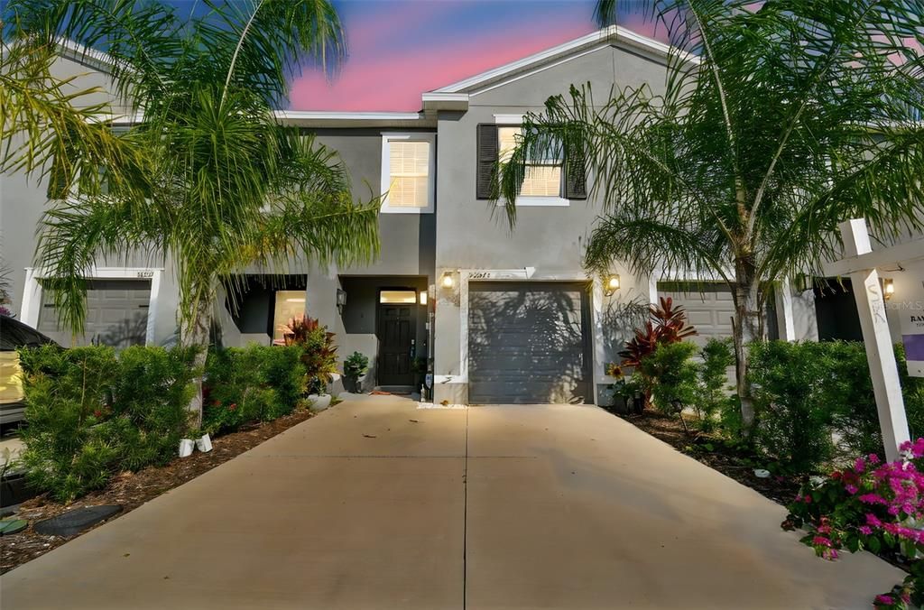 合同活跃: $2,100 (3 贝兹, 2 浴室, 1673 平方英尺)