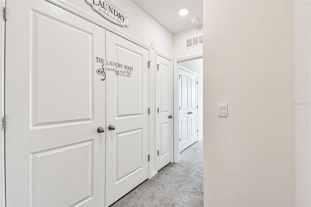 合同活跃: $2,100 (3 贝兹, 2 浴室, 1673 平方英尺)