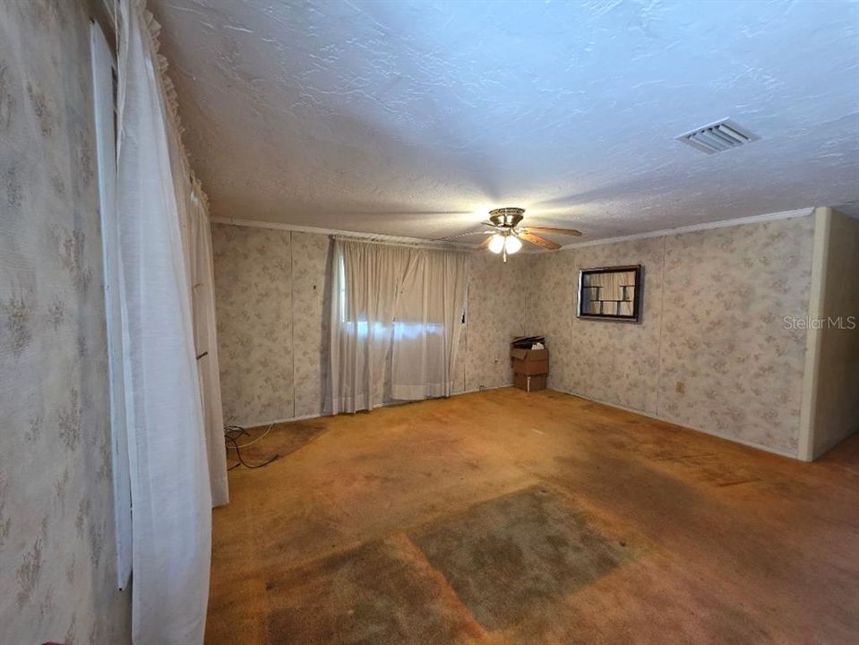 For Sale: $145,000 (3 beds, 1 baths, 1170 Square Feet)