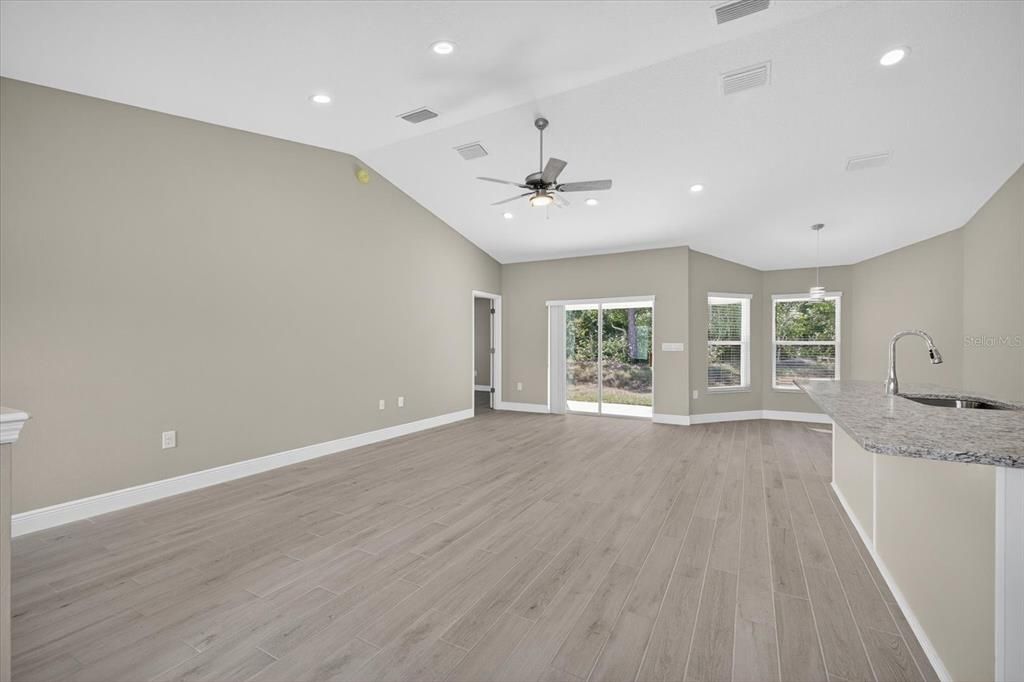 For Sale: $393,900 (3 beds, 2 baths, 1684 Square Feet)