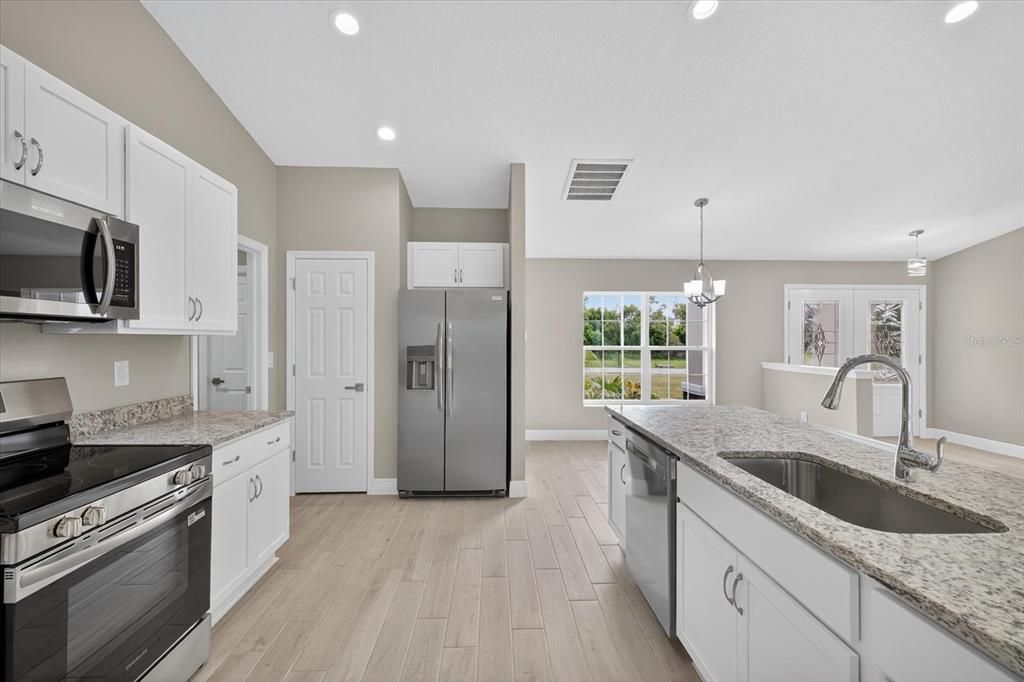 For Sale: $393,900 (3 beds, 2 baths, 1684 Square Feet)