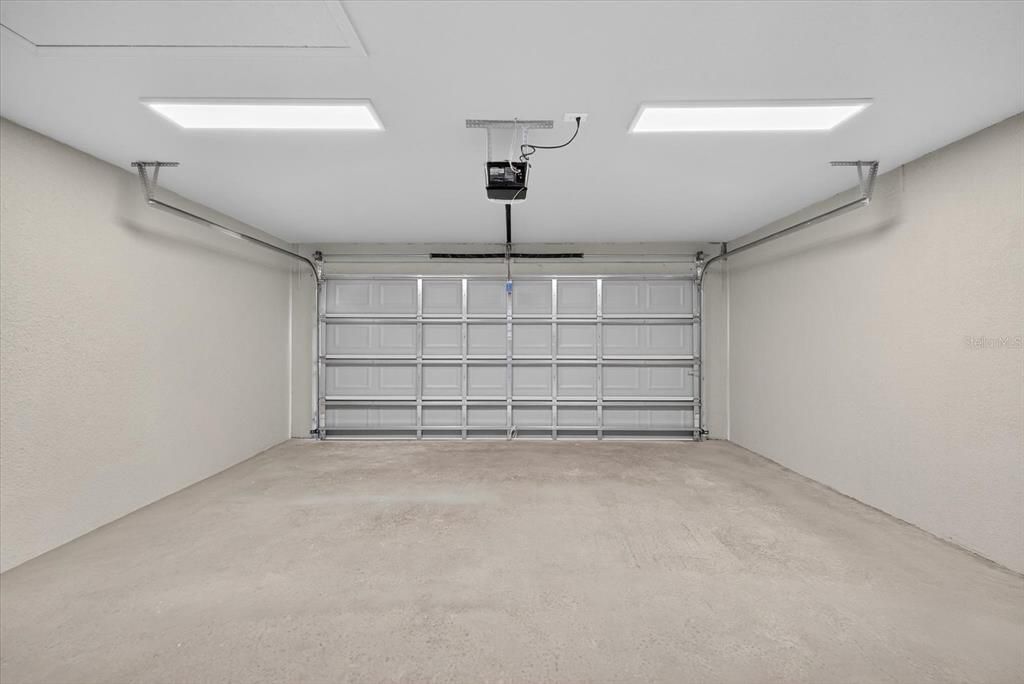 For Sale: $393,900 (3 beds, 2 baths, 1684 Square Feet)