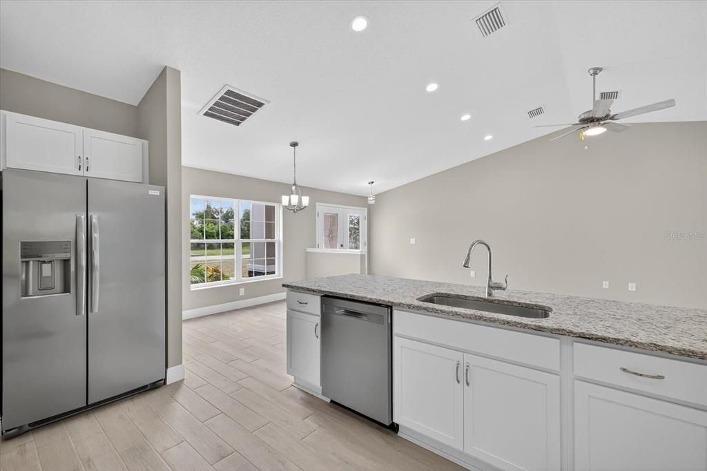 For Sale: $393,900 (3 beds, 2 baths, 1684 Square Feet)