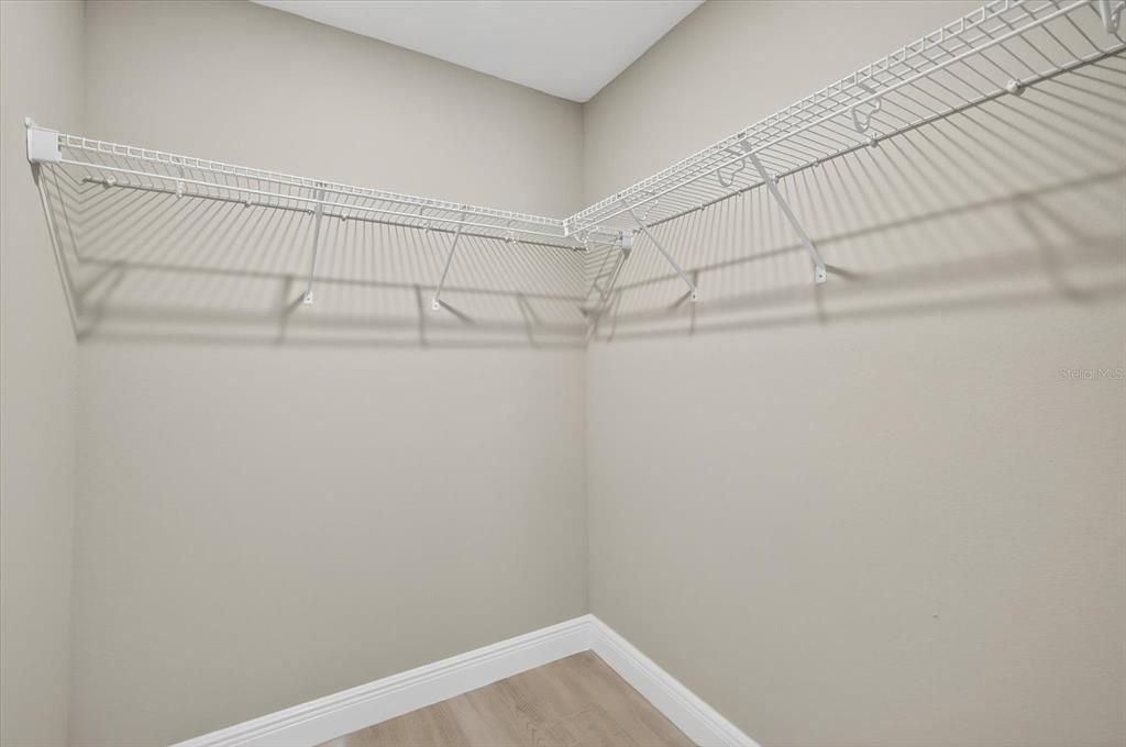 For Sale: $393,900 (3 beds, 2 baths, 1684 Square Feet)