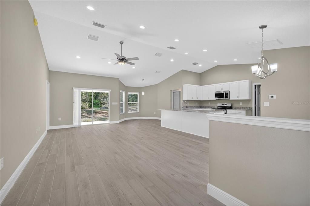 For Sale: $393,900 (3 beds, 2 baths, 1684 Square Feet)