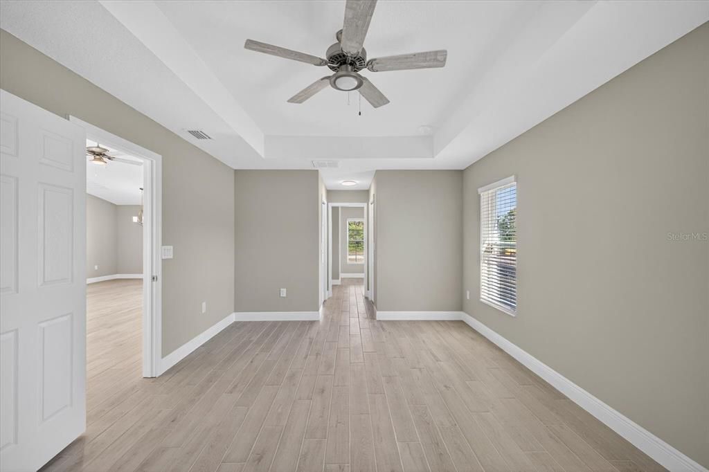 For Sale: $393,900 (3 beds, 2 baths, 1684 Square Feet)