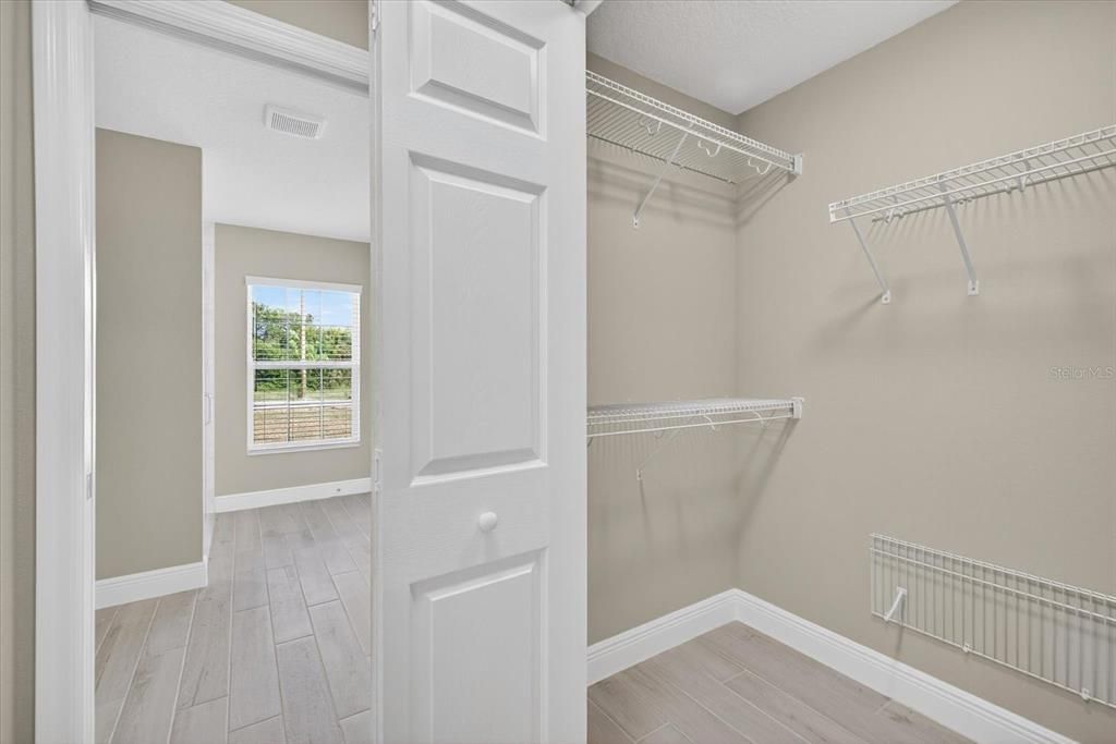 For Sale: $393,900 (3 beds, 2 baths, 1684 Square Feet)