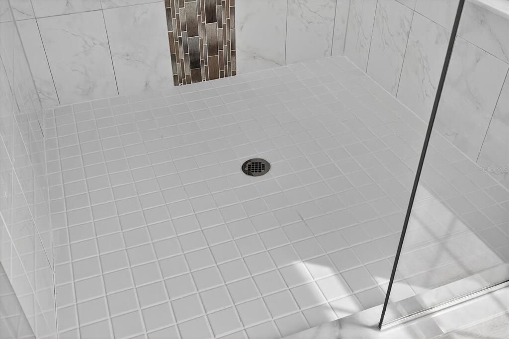 For Sale: $393,900 (3 beds, 2 baths, 1684 Square Feet)