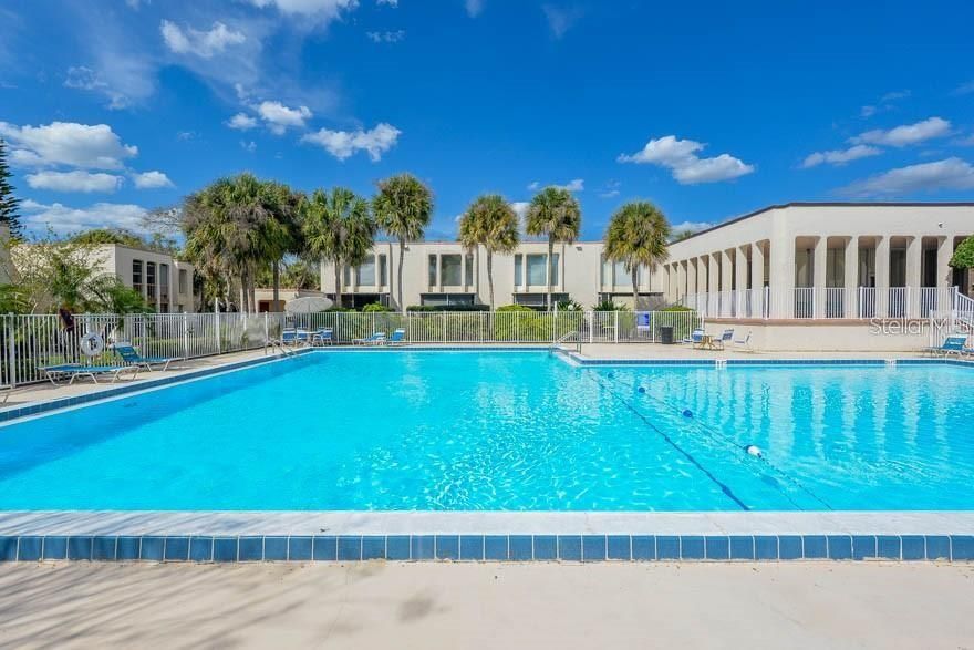 На продажу: $179,990 (2 спален, 2 ванн, 1002 Квадратных фут)