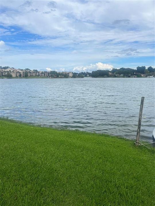 На продажу: $179,990 (2 спален, 2 ванн, 1002 Квадратных фут)