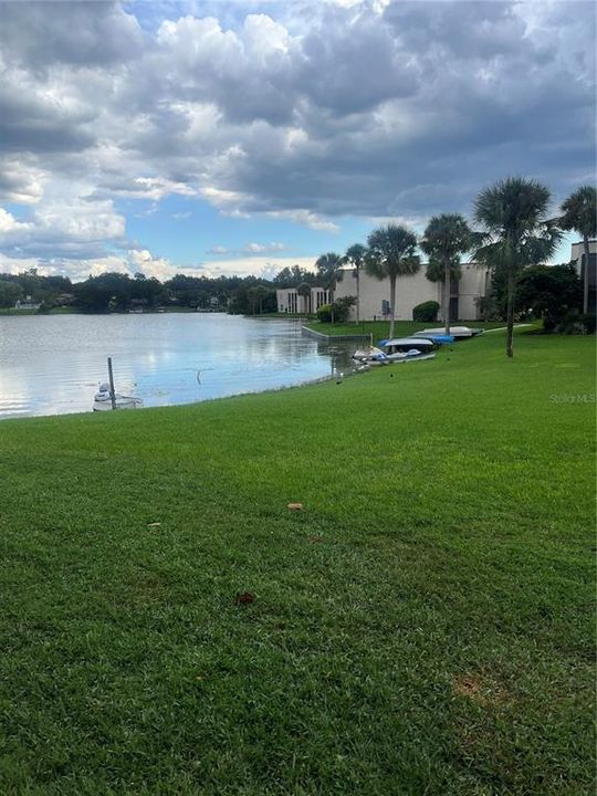 На продажу: $179,990 (2 спален, 2 ванн, 1002 Квадратных фут)