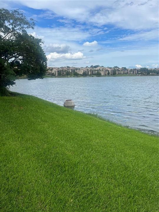 На продажу: $179,990 (2 спален, 2 ванн, 1002 Квадратных фут)