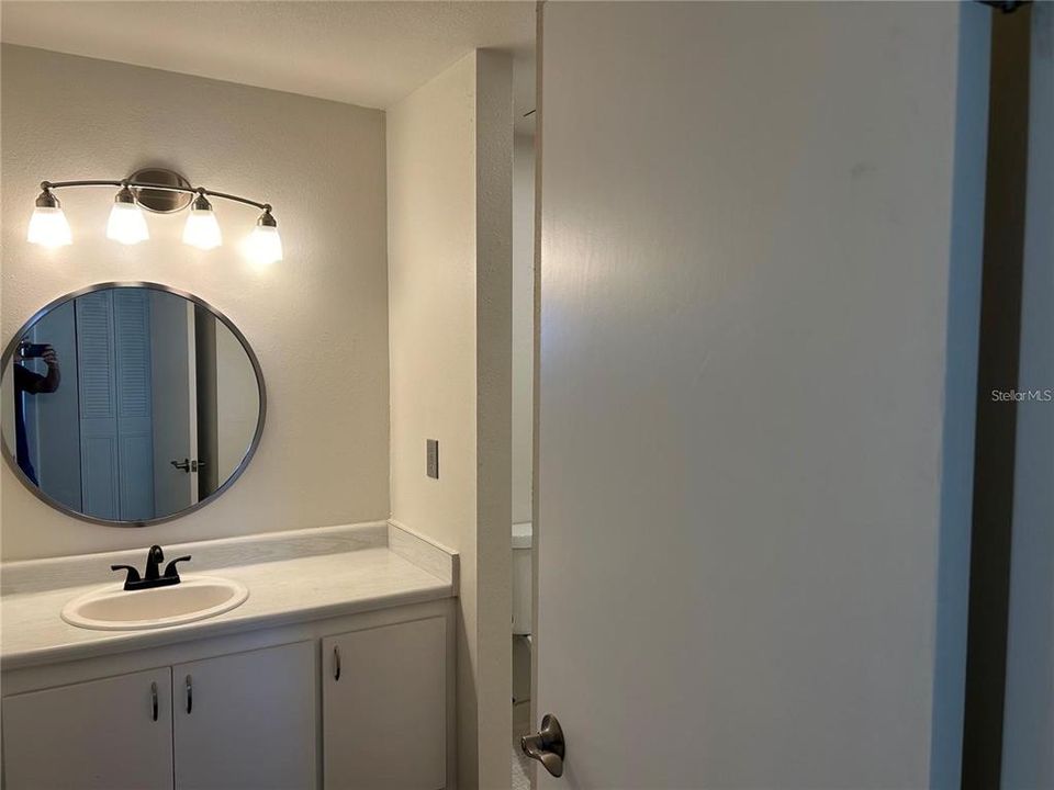 На продажу: $179,990 (2 спален, 2 ванн, 1002 Квадратных фут)