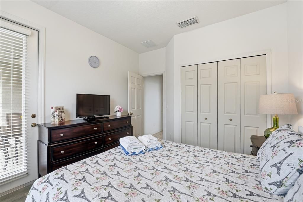 Active With Contract: $475,000 (4 beds, 3 baths, 2078 Square Feet)