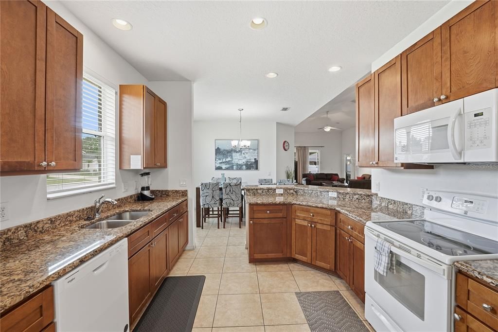 Active With Contract: $475,000 (4 beds, 3 baths, 2078 Square Feet)