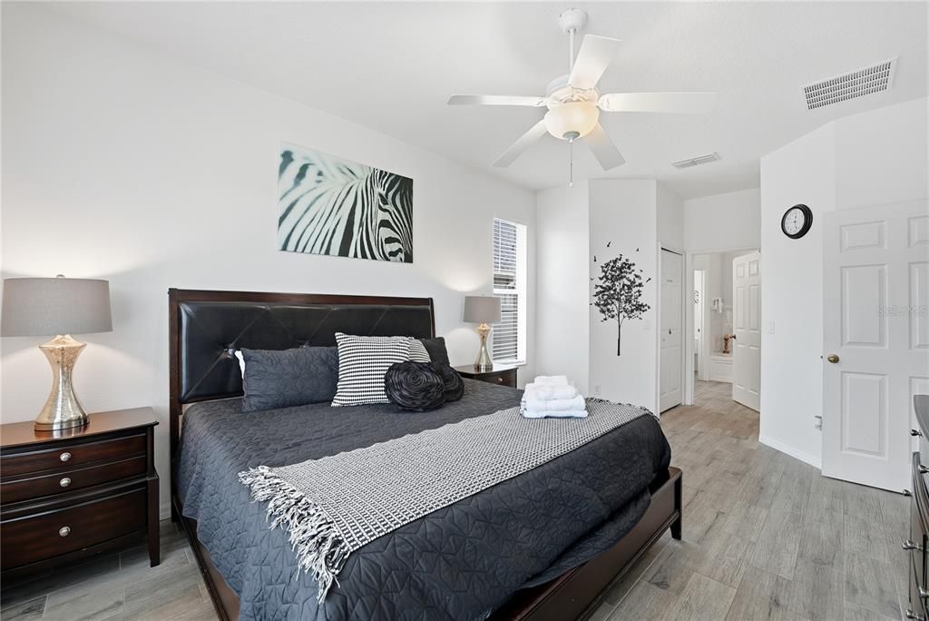 Active With Contract: $475,000 (4 beds, 3 baths, 2078 Square Feet)