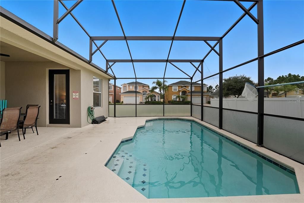 Active With Contract: $475,000 (4 beds, 3 baths, 2078 Square Feet)