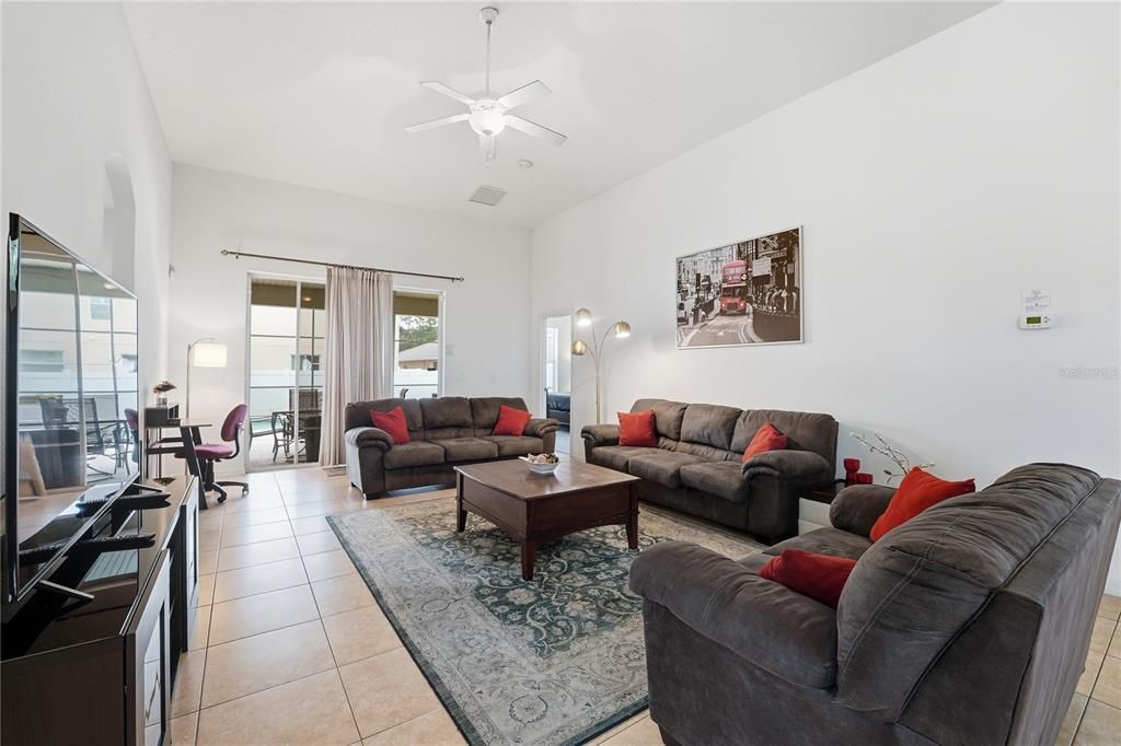 Active With Contract: $475,000 (4 beds, 3 baths, 2078 Square Feet)