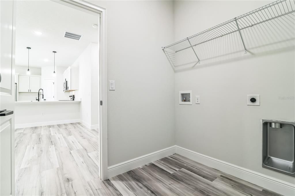 For Sale: $298,000 (4 beds, 2 baths, 1833 Square Feet)