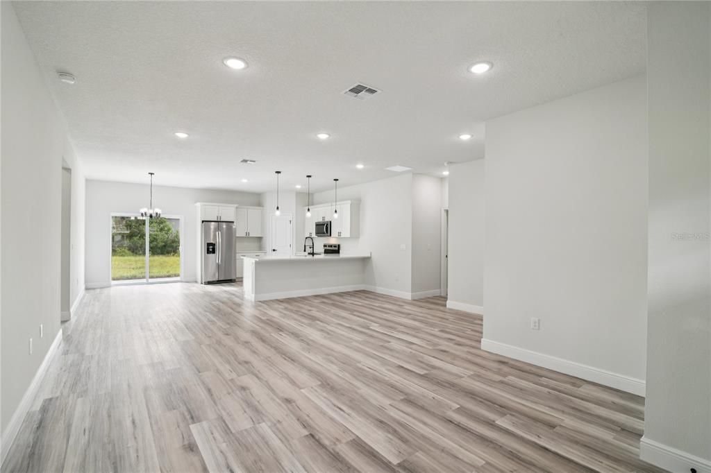 For Sale: $298,000 (4 beds, 2 baths, 1833 Square Feet)