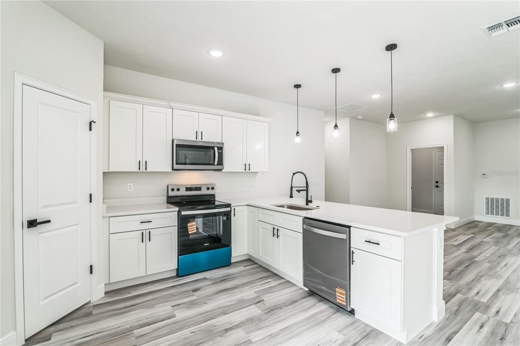 For Sale: $298,000 (4 beds, 2 baths, 1833 Square Feet)