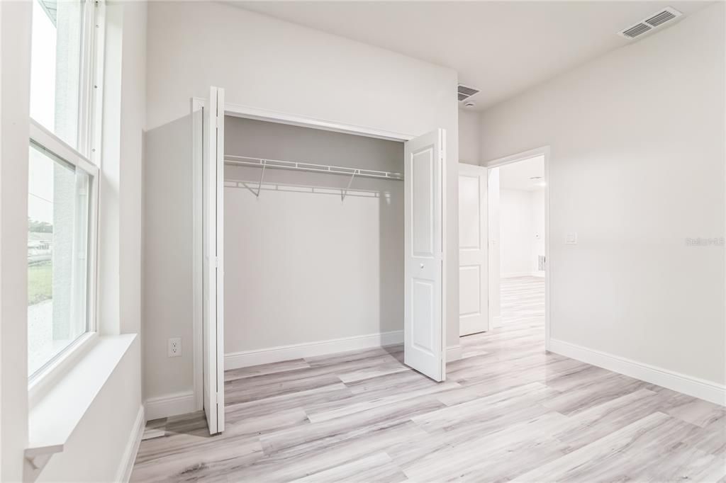 For Sale: $298,000 (4 beds, 2 baths, 1833 Square Feet)