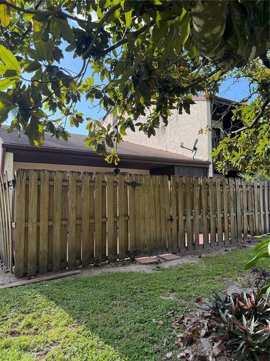 待售: $182,000 (2 贝兹, 2 浴室, 1062 平方英尺)