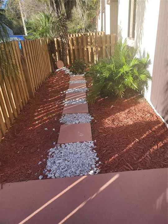 待售: $182,000 (2 贝兹, 2 浴室, 1062 平方英尺)