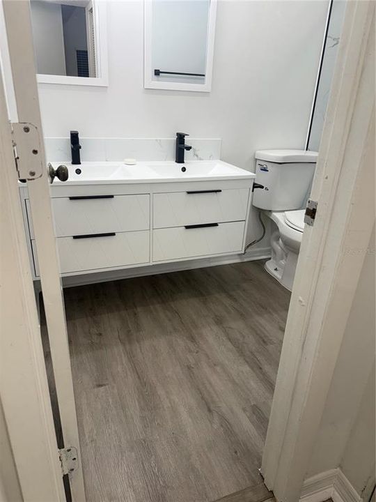 待售: $182,000 (2 贝兹, 2 浴室, 1062 平方英尺)