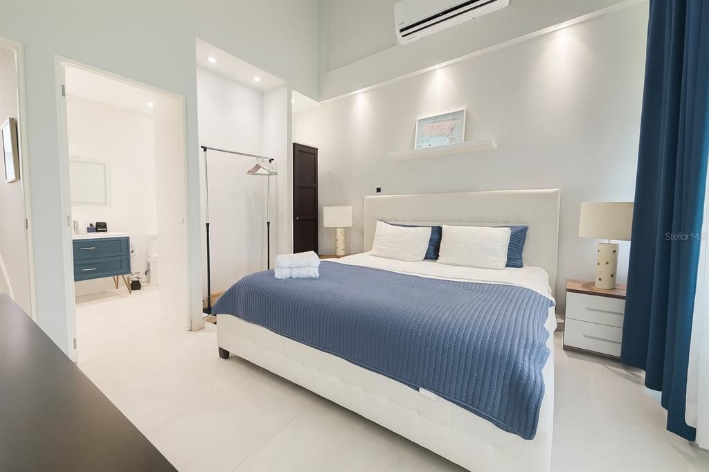 En Venta: $479,000 (3 camas, 2 baños, 1261 Pies cuadrados)