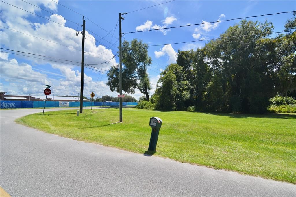 待售: $150,000 (3.24 acres)