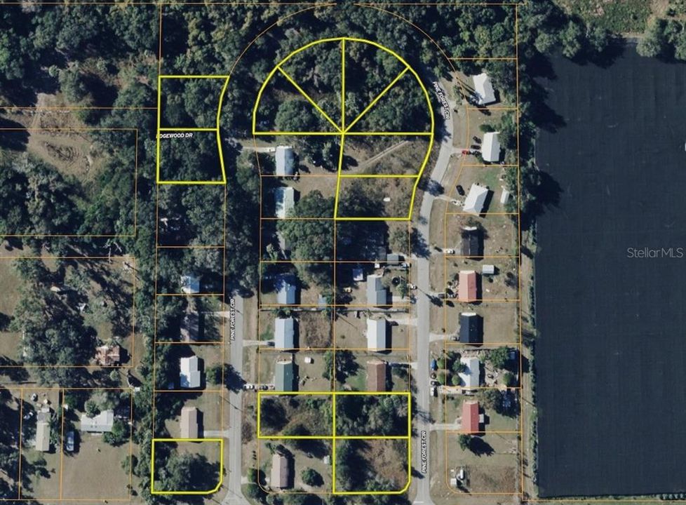 待售: $150,000 (3.24 acres)