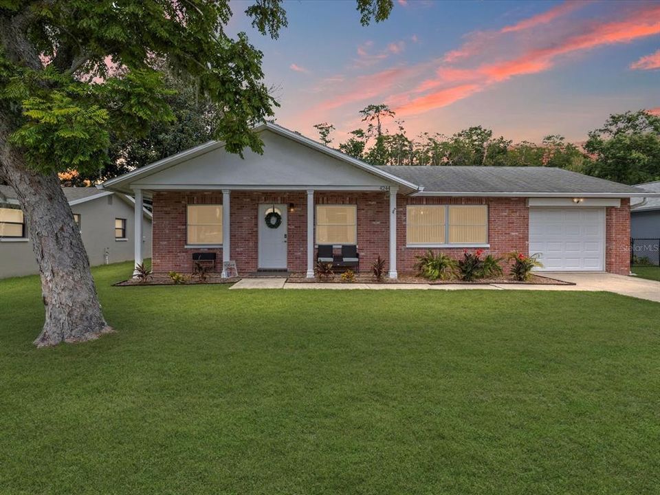 Recently Sold: $269,000 (2 beds, 2 baths, 1392 Square Feet)