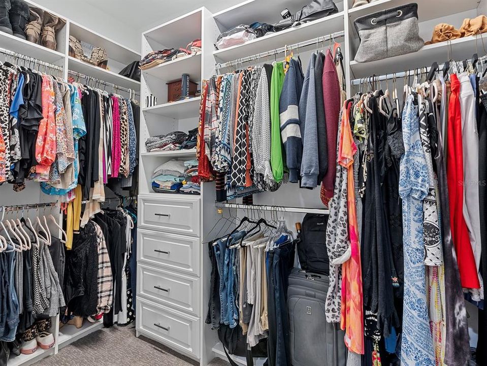 合同活跃: $465,000 (2 贝兹, 2 浴室, 1563 平方英尺)