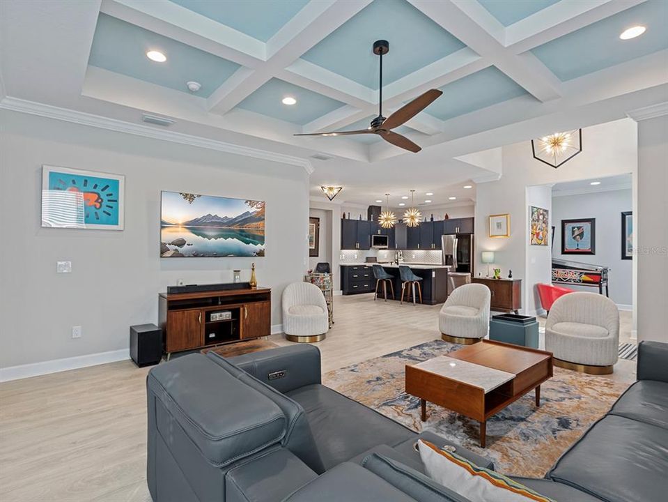 合同活跃: $465,000 (2 贝兹, 2 浴室, 1563 平方英尺)